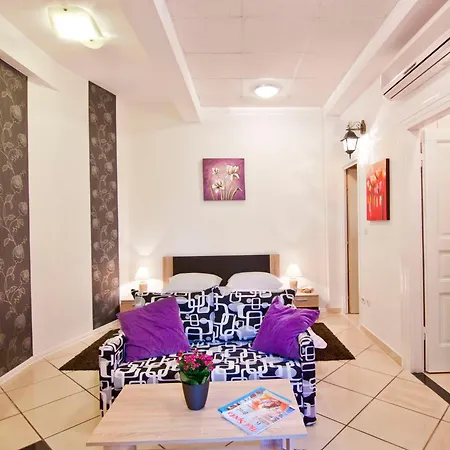 Magnifique Near Theatre & Apartmán Split